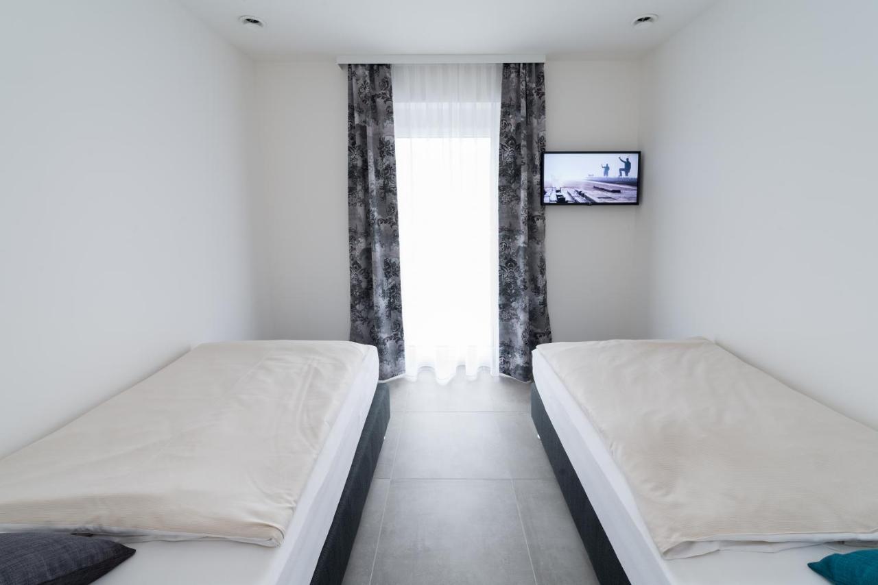 بروك أن دير مور Motel24Seven المظهر الخارجي الصورة